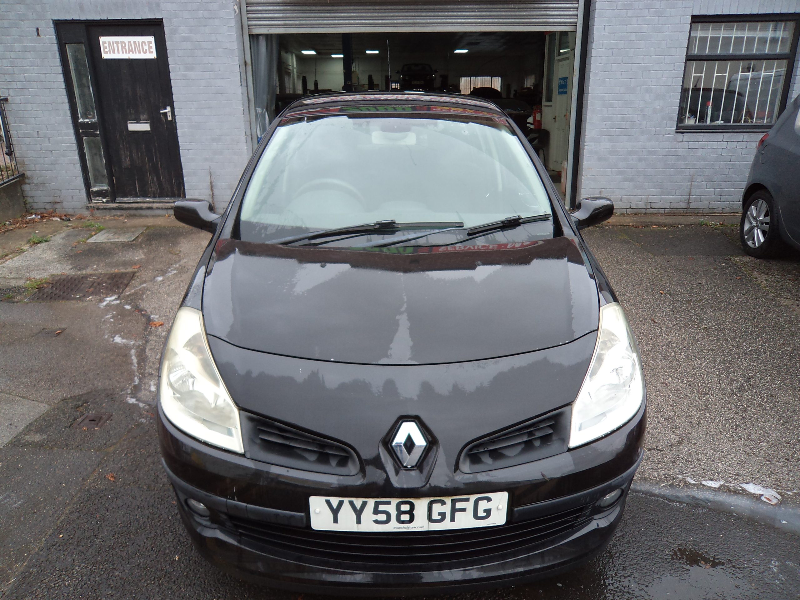 								RENAULT CLIO 1.6 AUTOMATIC EXPRESSION full									