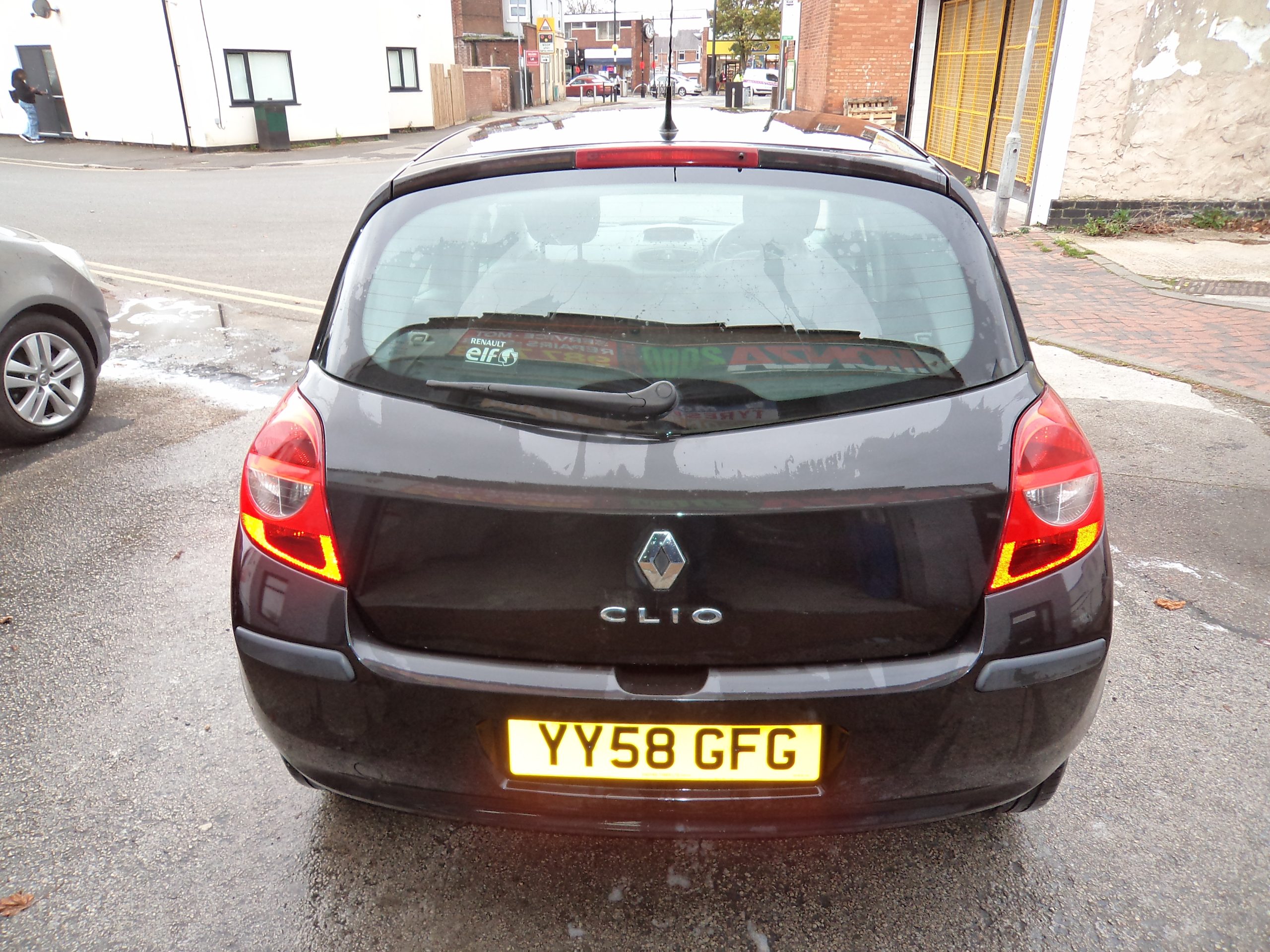 								RENAULT CLIO 1.6 AUTOMATIC EXPRESSION full									